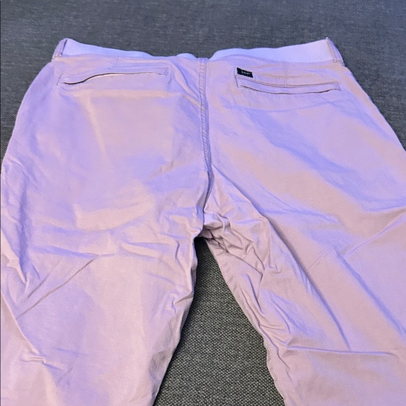 Lee Women's Relaxed Fit Mid Rise Capri Pants in Lavendar - Picture 3 of 4